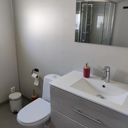 Feelhome 4 Bedrooms Polarvegen * 트롬쇠