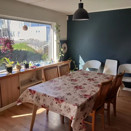 아파트 Feelhome 4 Bedrooms Polarvegen 트롬쇠