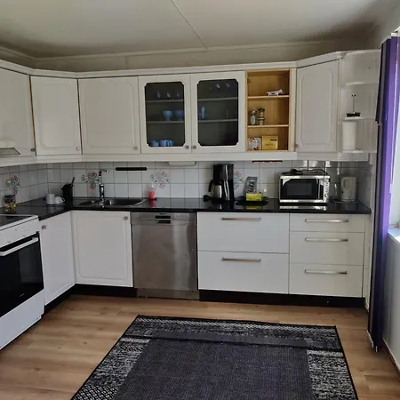 아파트 Feelhome 4 Bedrooms Polarvegen *