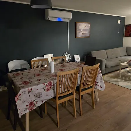 Feelhome 4 Bedrooms Polarvegen 아파트