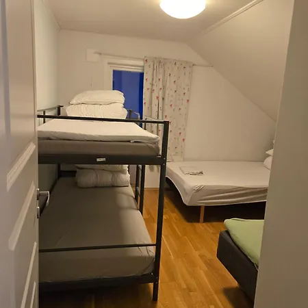 Apartment Feelhome 4 Bedrooms Polarvegen *