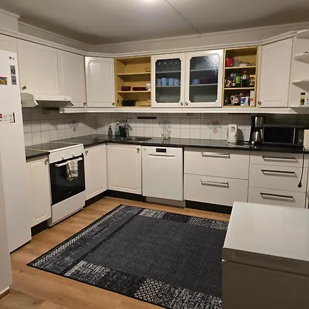 Feelhome 4 Bedrooms Polarvegen 아파트 트롬쇠