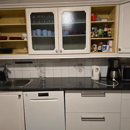 Feelhome 4 Bedrooms Polarvegen * 트롬쇠